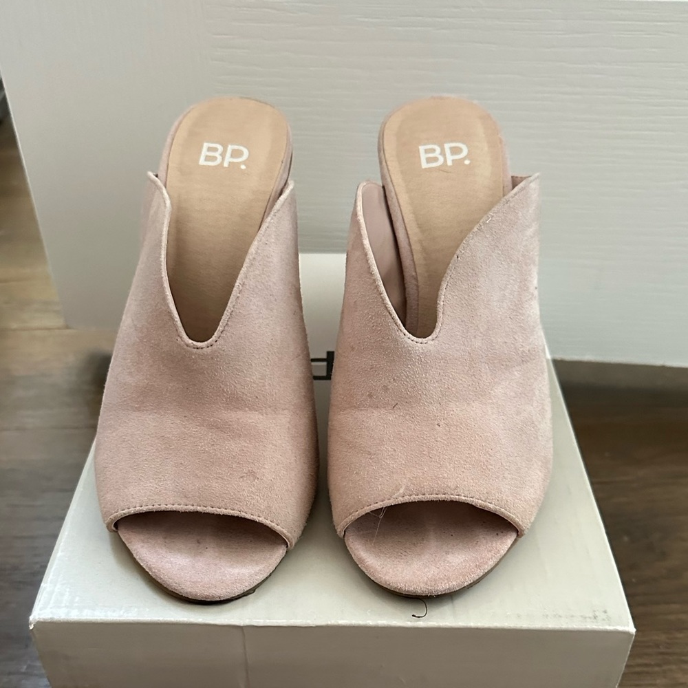 B.P. Open mule